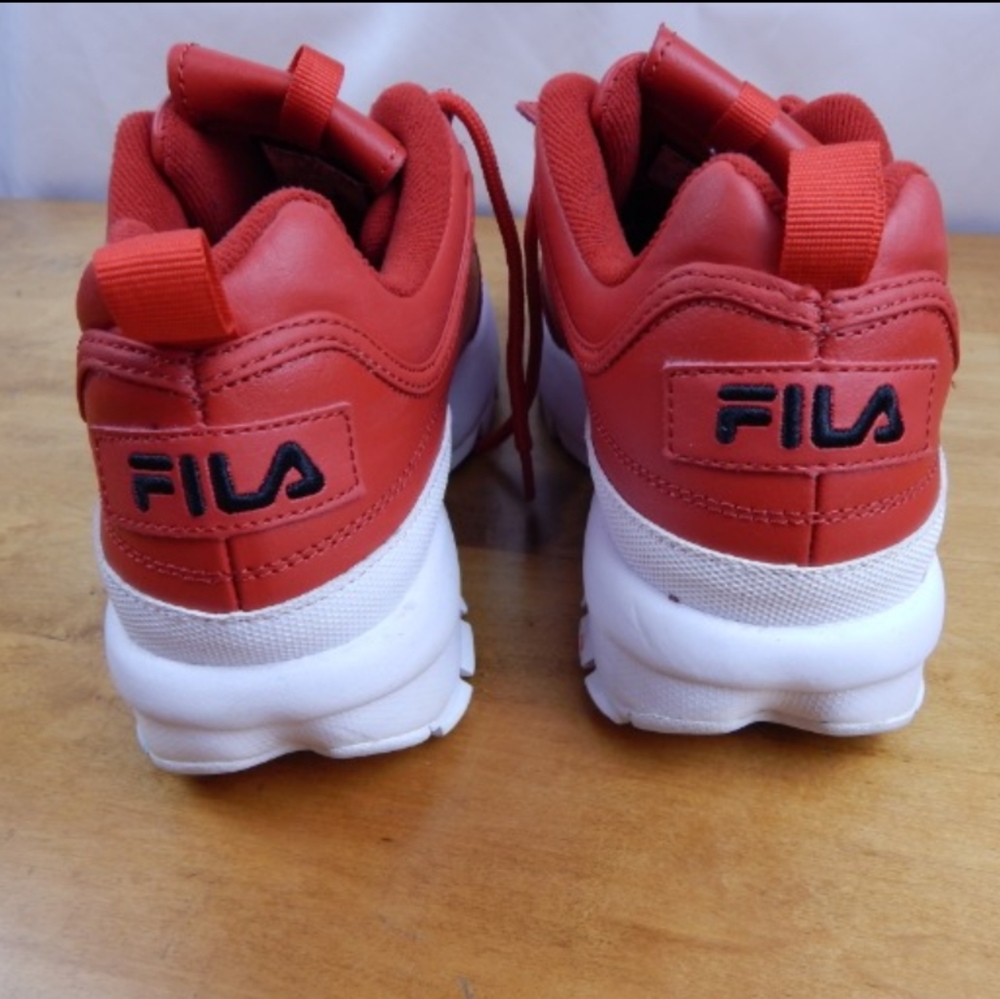 💕EUC FILA Shoes 9 - Picture 3 of 6
